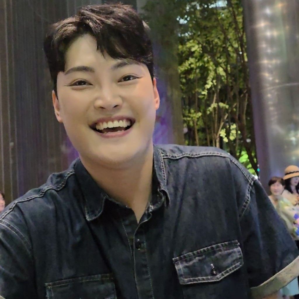 Behind-the-scenes cut of Kim Kyungmin