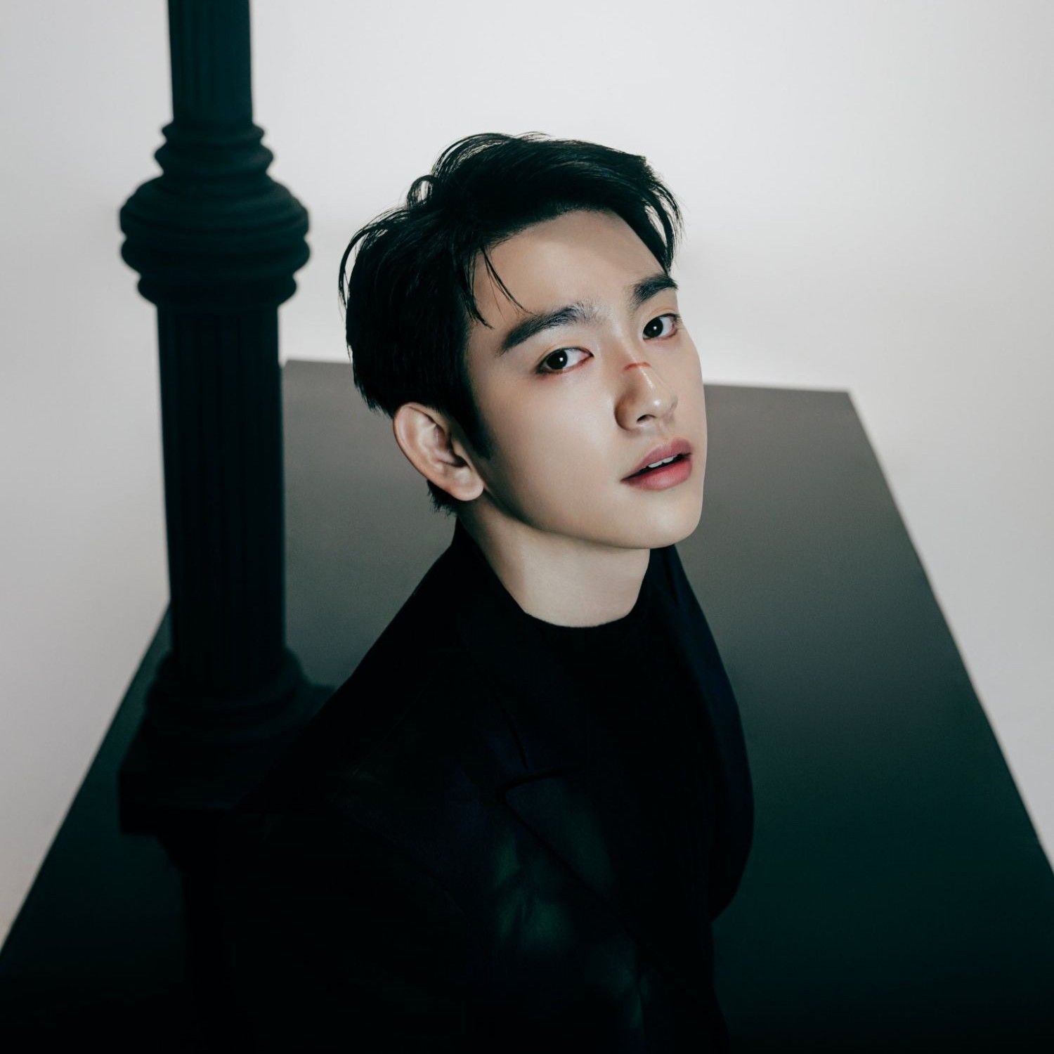 Behind-the-scenes cut of Park Jinyoung
