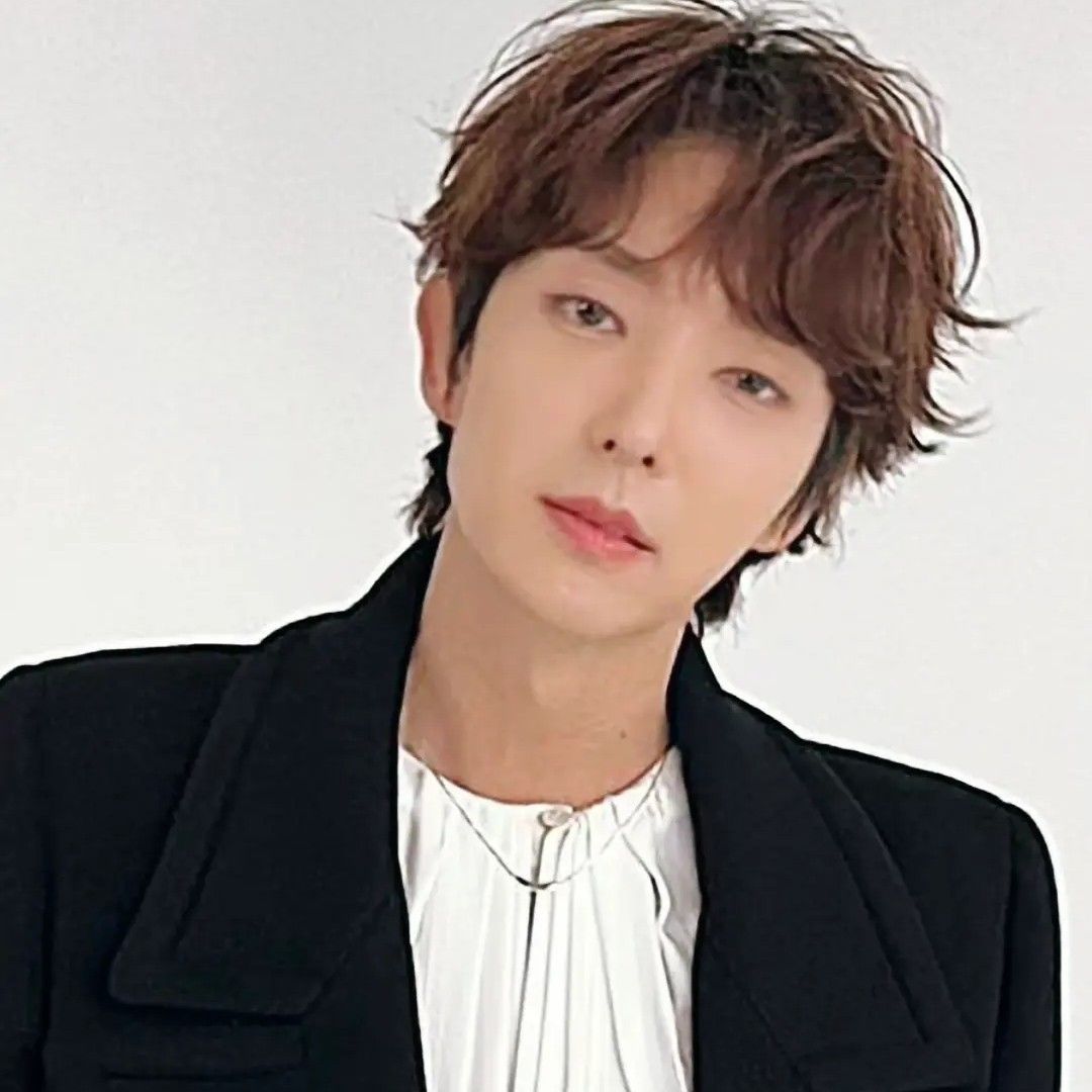 Recent activity shot of Lee Joongi