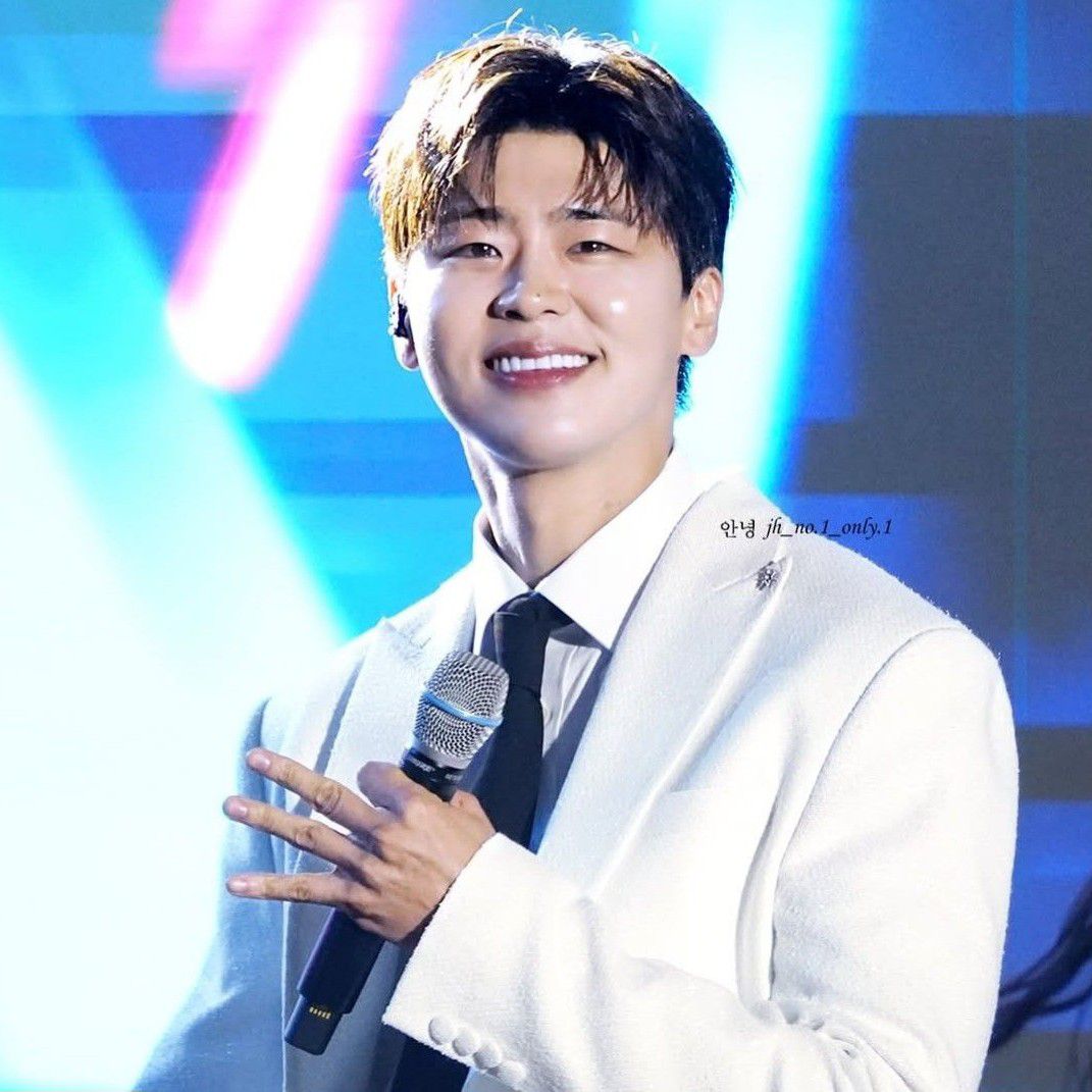 박지현 최근 활동샷