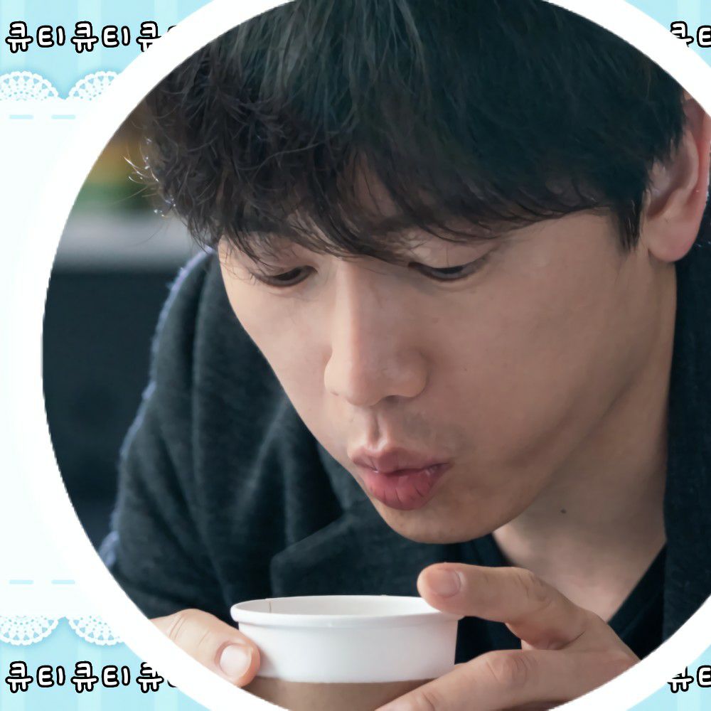 Behind-the-scenes cut of Ji Sung