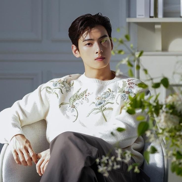 Foto kegiatan terbaru dari Cha Eunwoo