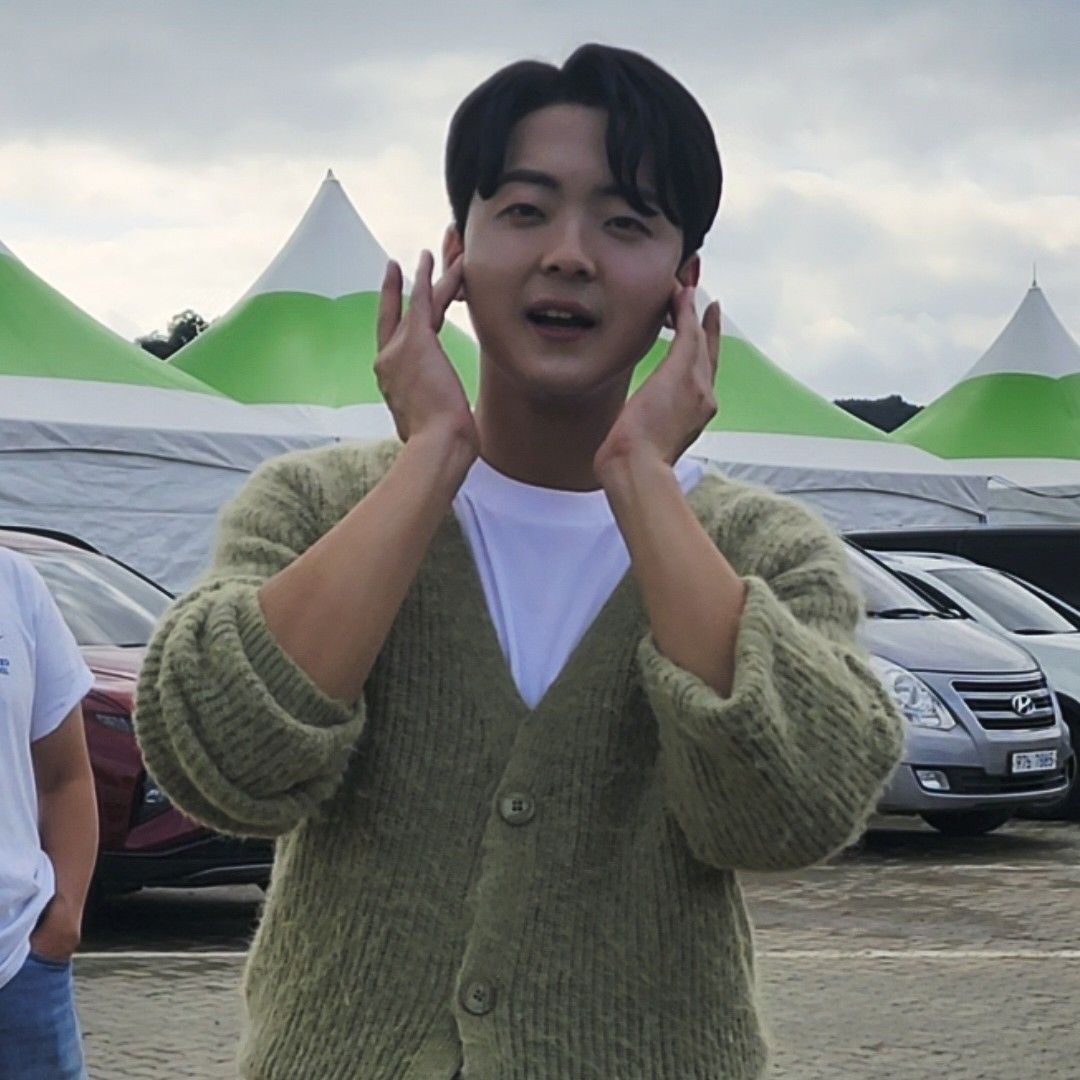 Behind-the-scenes cut of Park Minsu