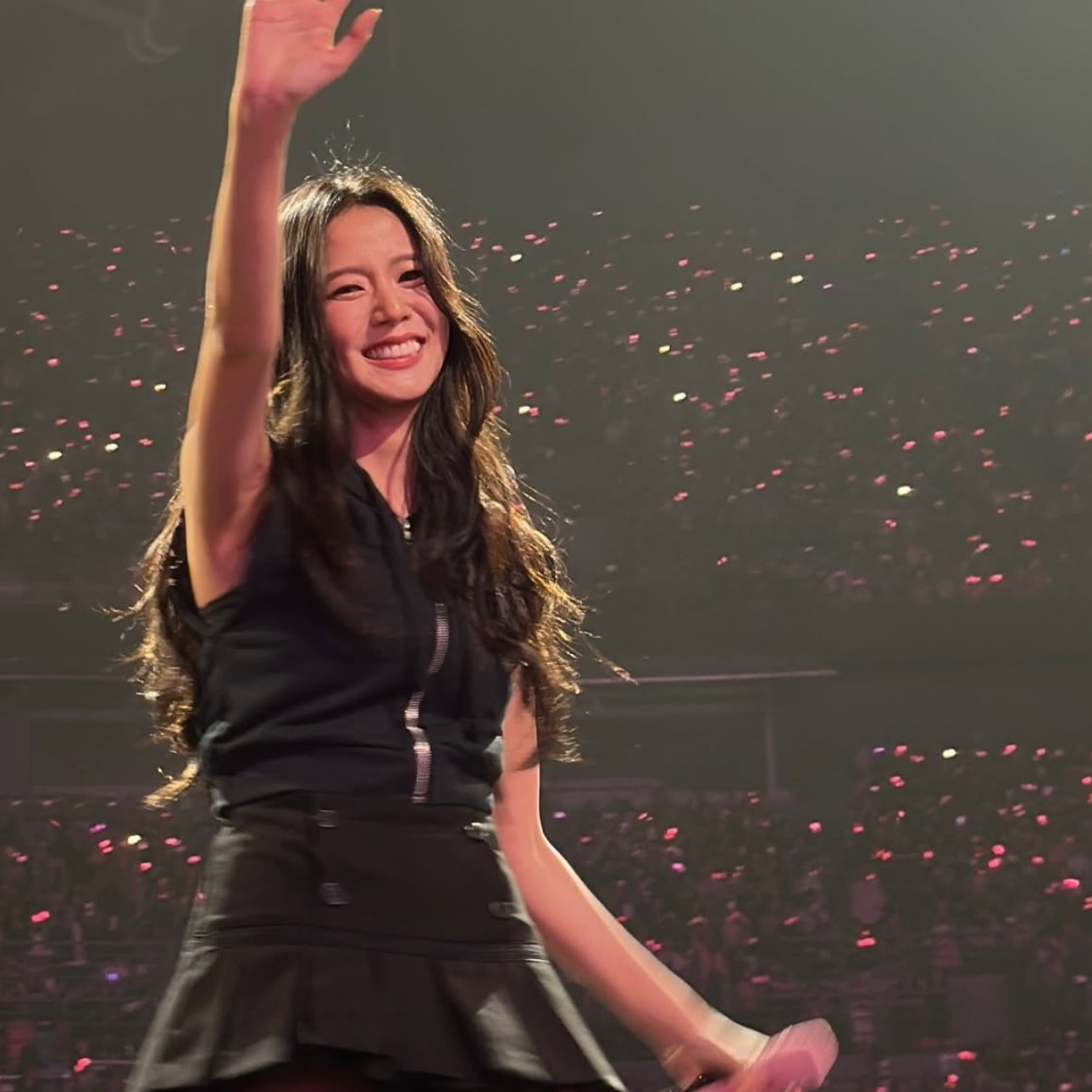 Behind-the-scenes cut of Jisoo (1995)