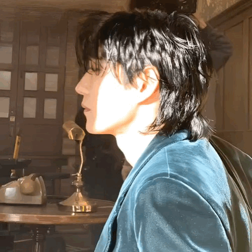 Behind-the-scenes cut of Kim Youngdae