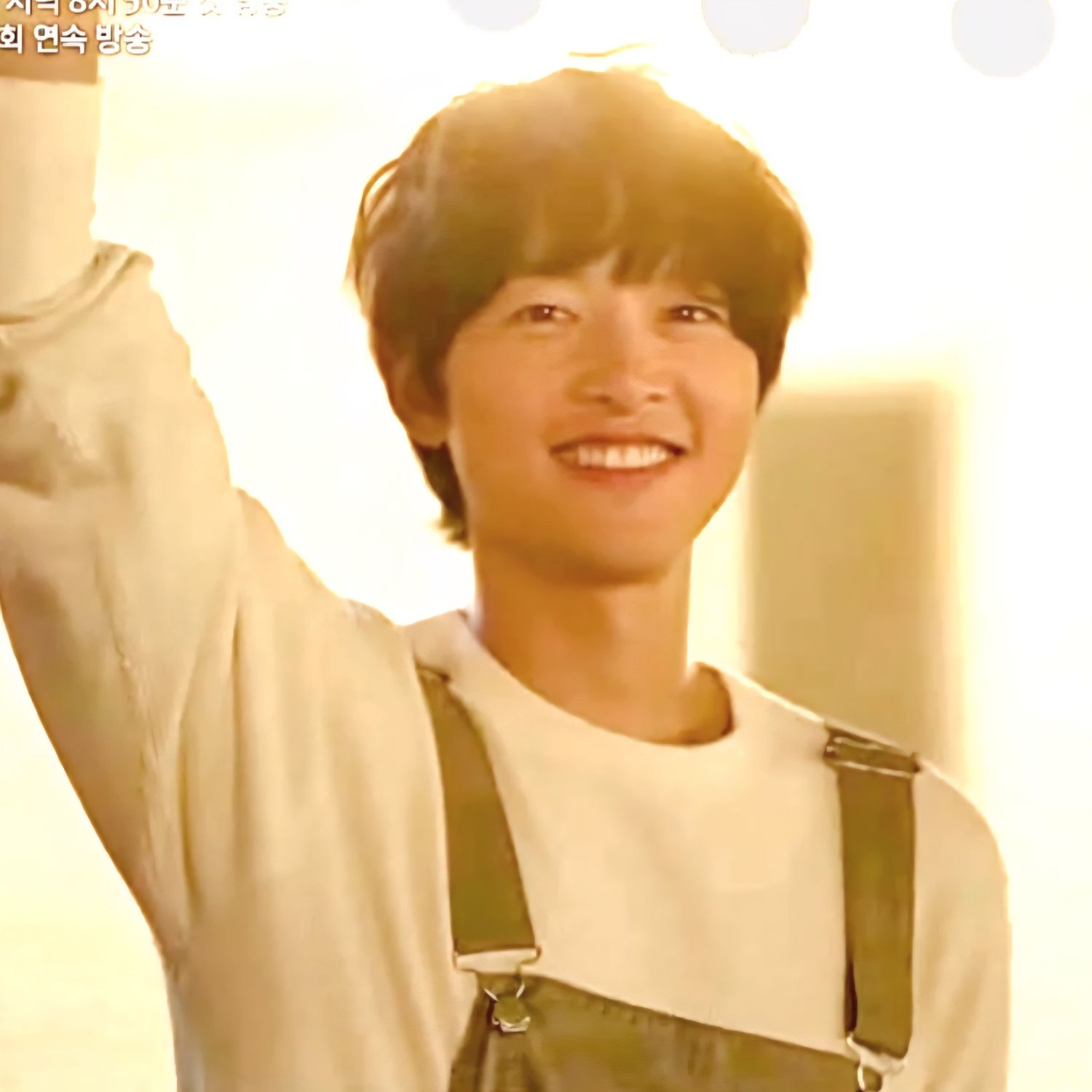 Behind-the-scenes cut of Song Joongki