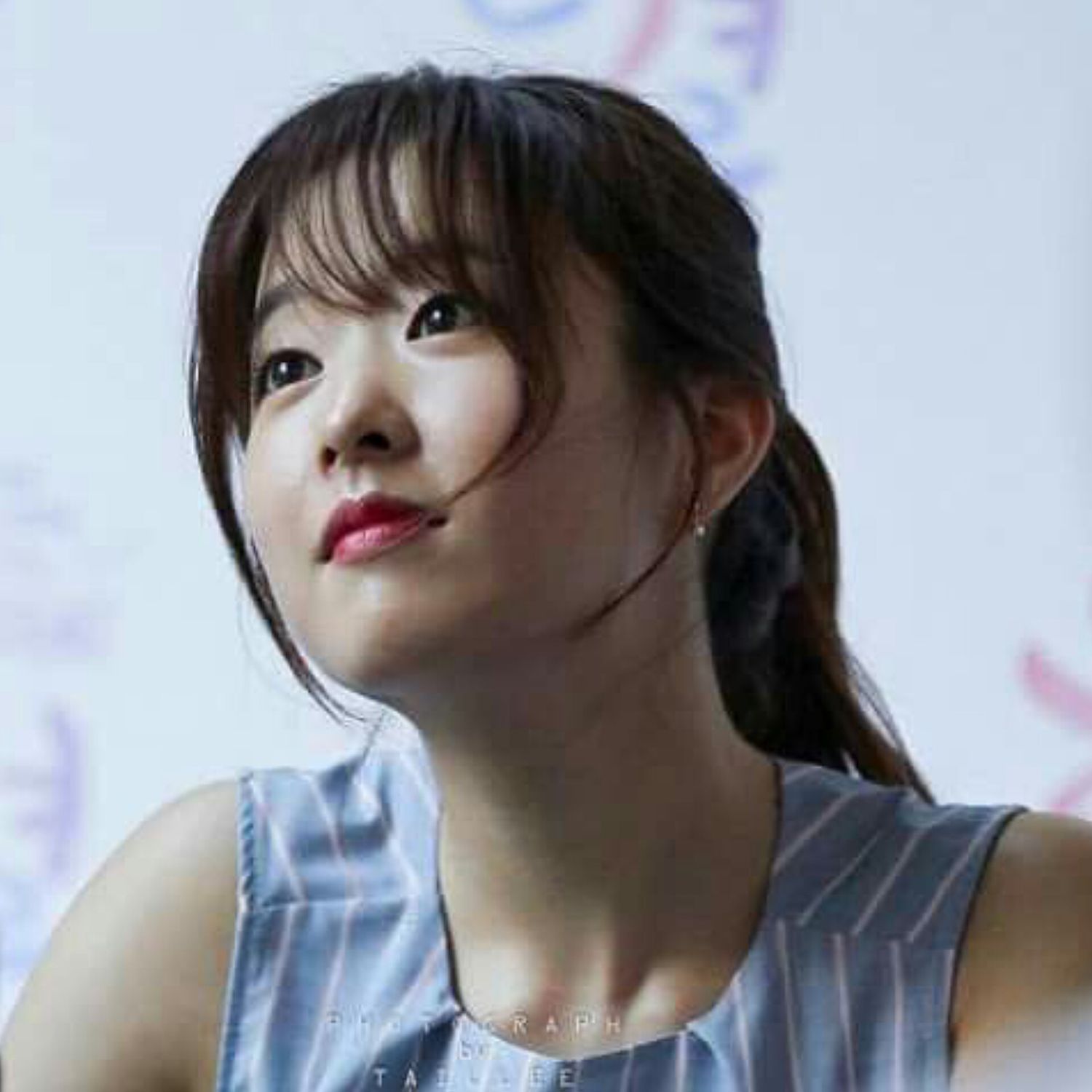 Behind-the-scenes cut of Park Boyoung