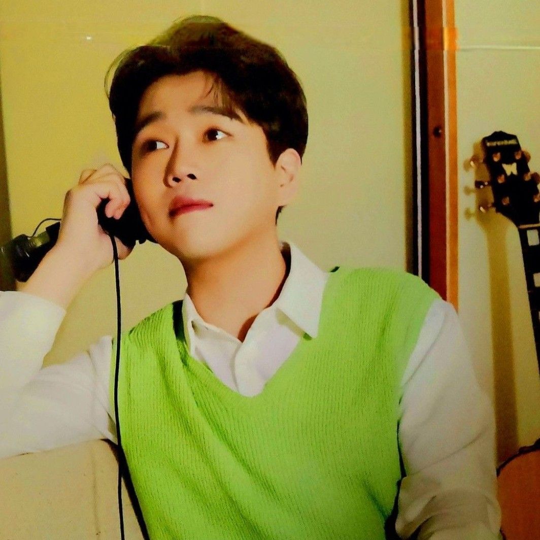 A moment captured by a fan of Hwang Youngwoong