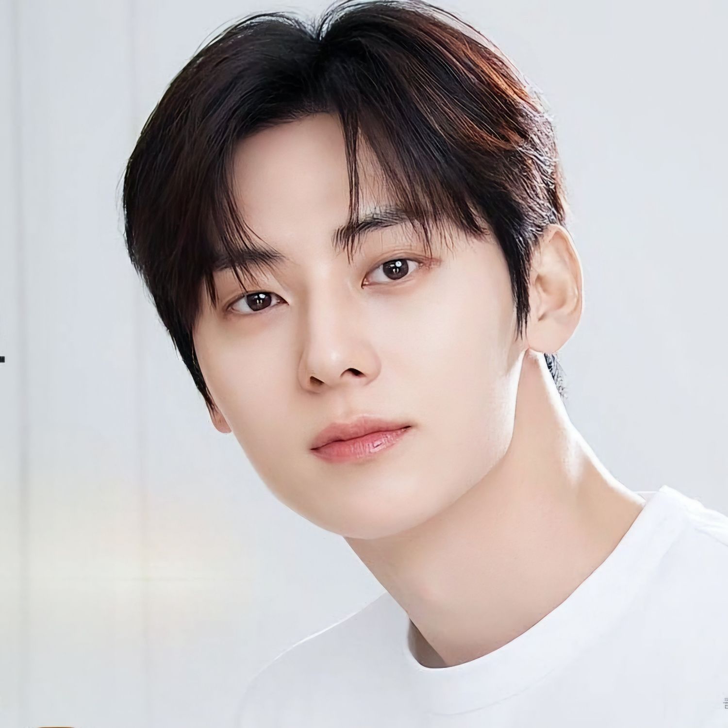 Recent activity shot of Hwang Minhyun