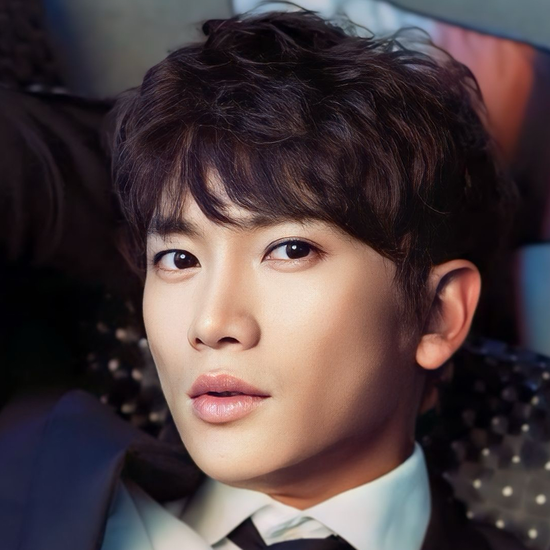 Latest photo of Ji Sung