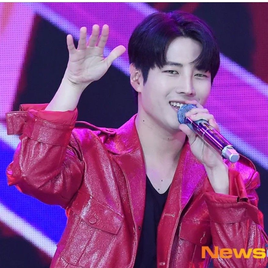 金俊賢的最新照片