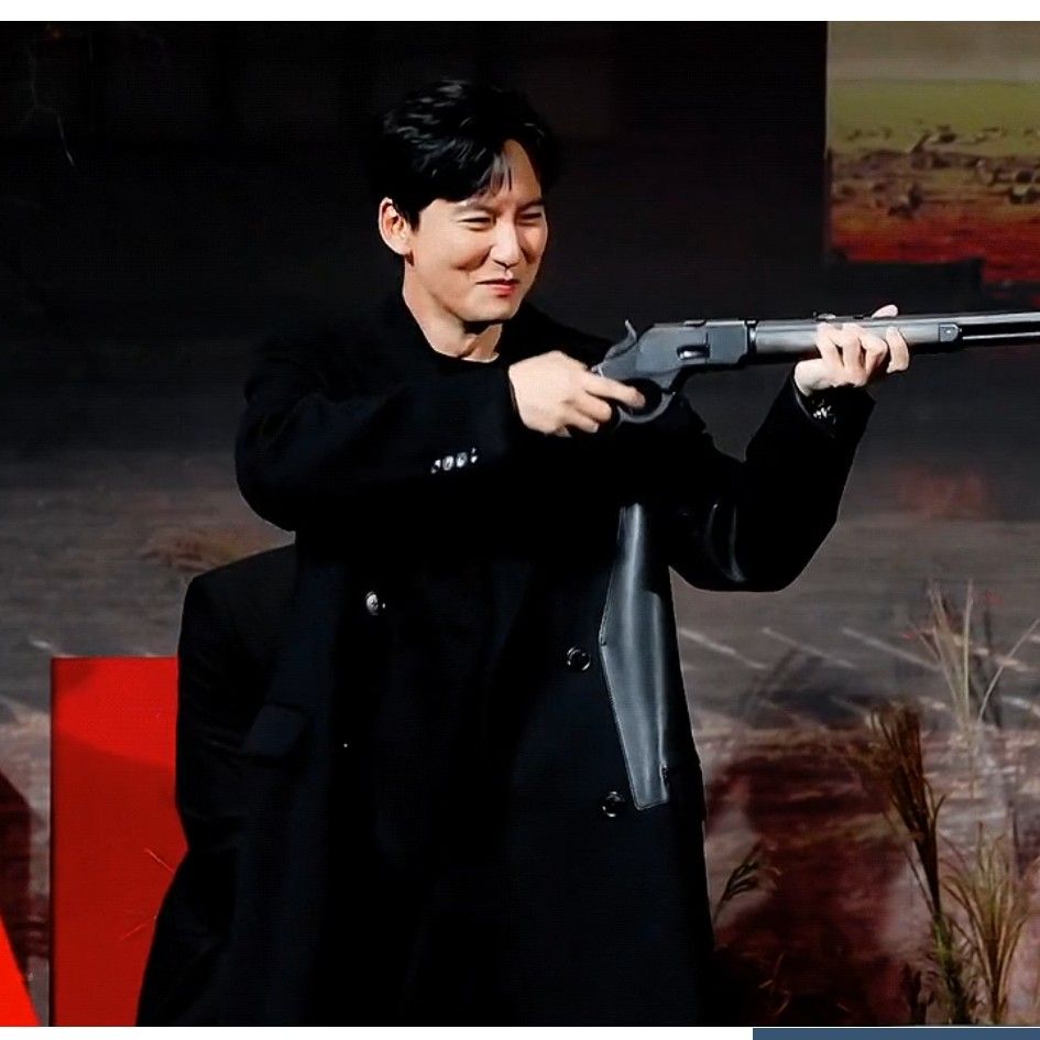 Behind-the-scenes cut of Kim Namgil