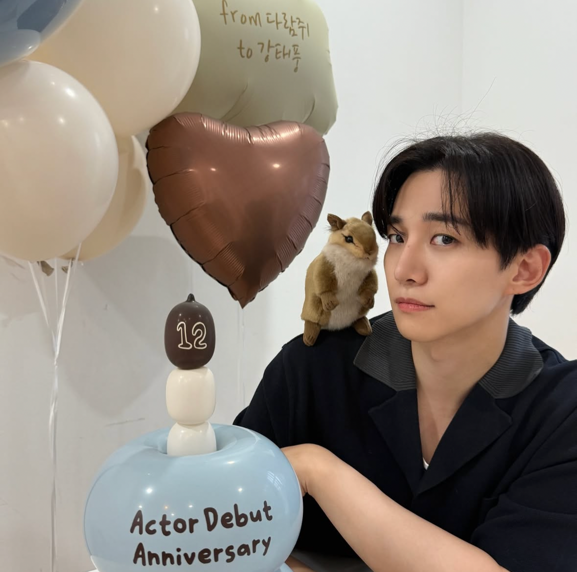 Behind-the-scenes cut of Lee Junho