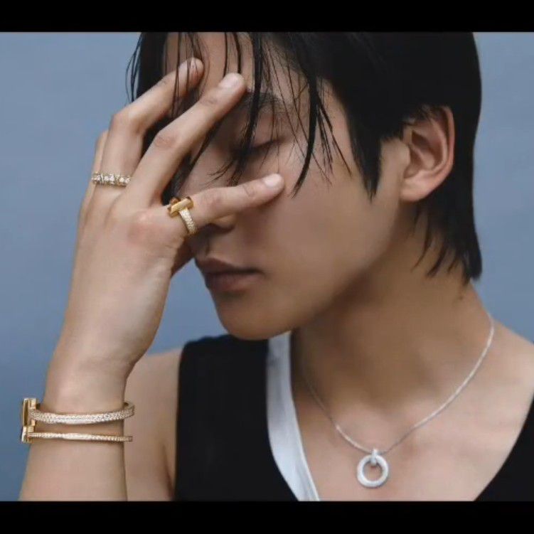 Behind-the-scenes cut of Rowoon