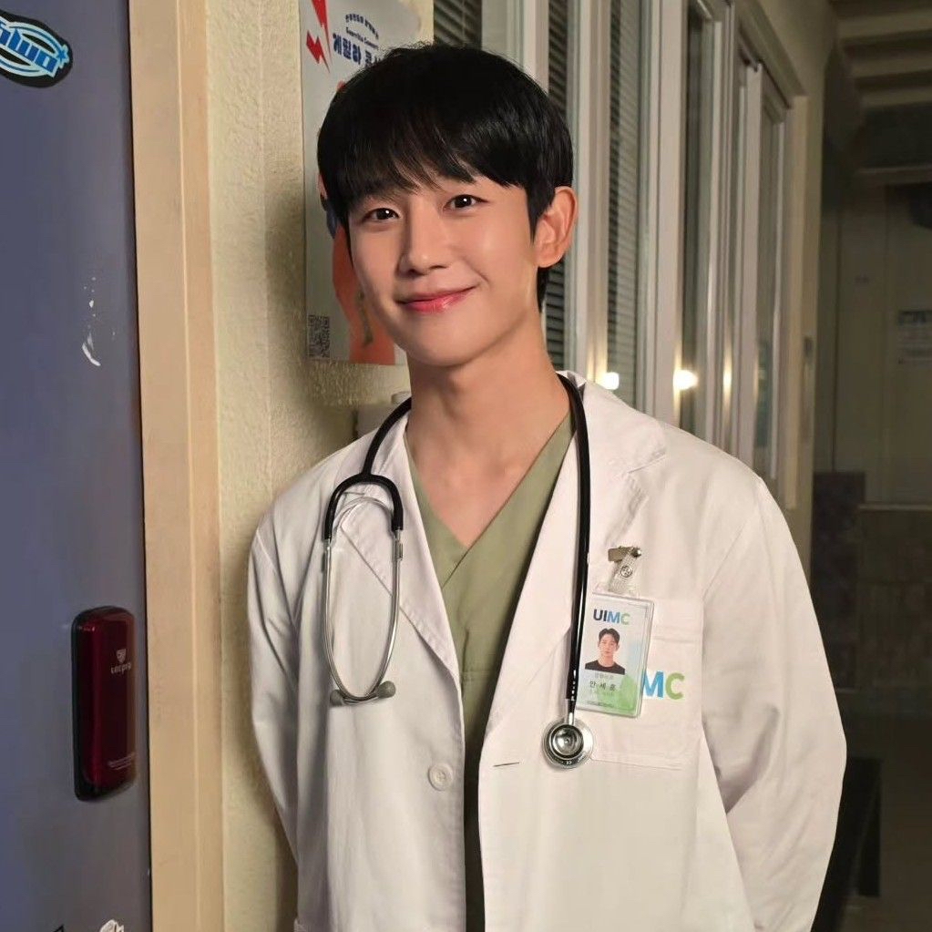 정해인 최근 활동샷