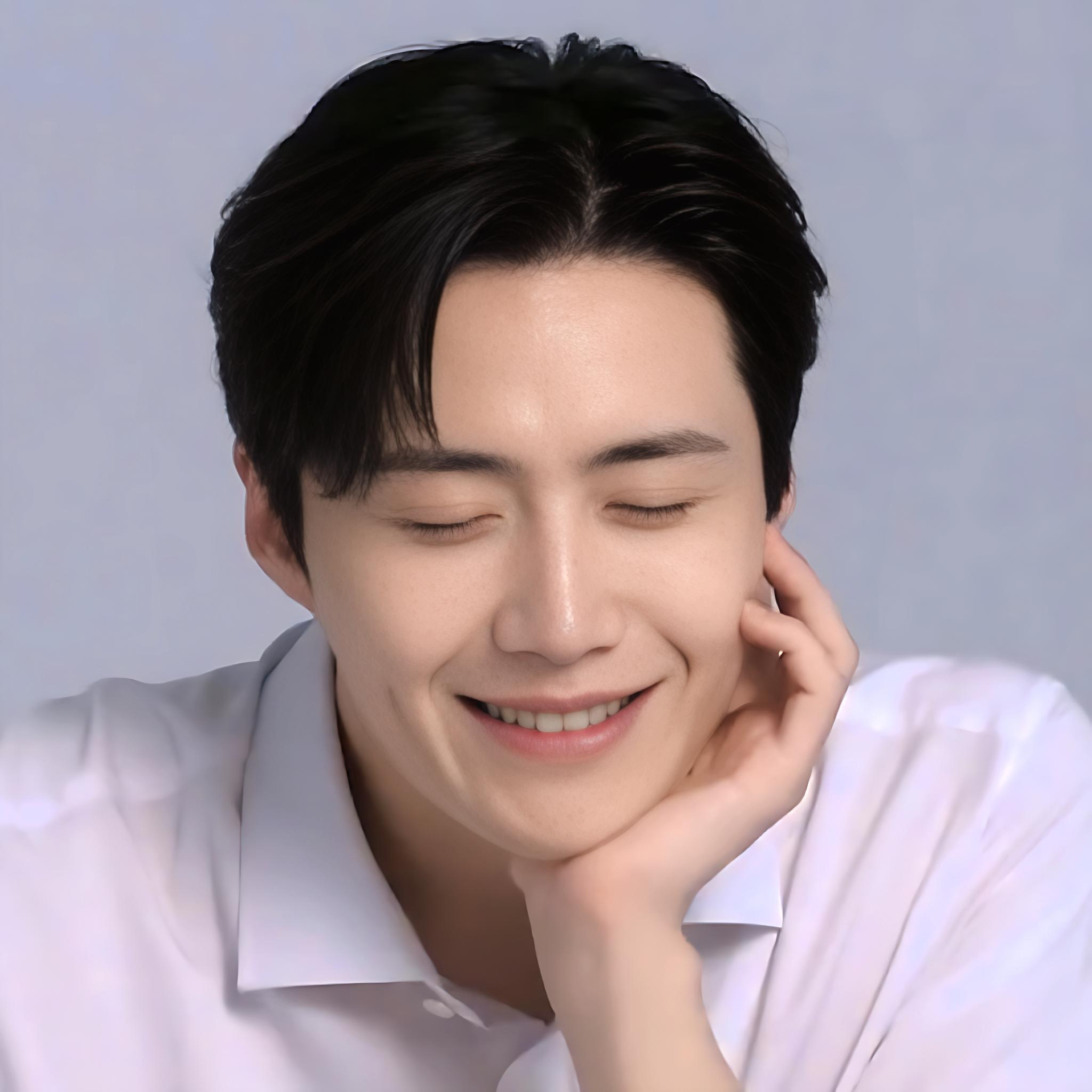 Behind-the-scenes cut of Kim Seonho