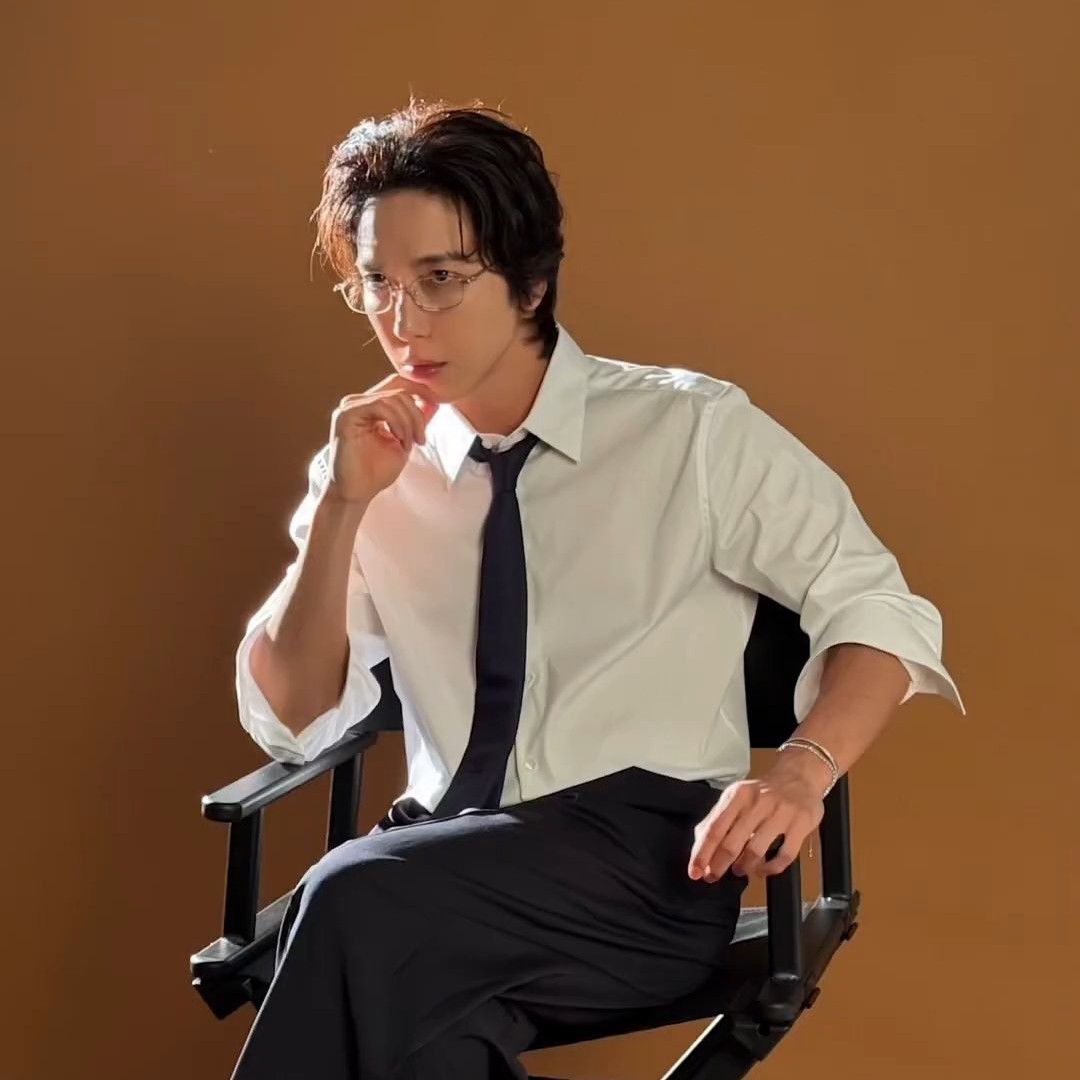 A moment captured by a fan of Jung Yonghwa