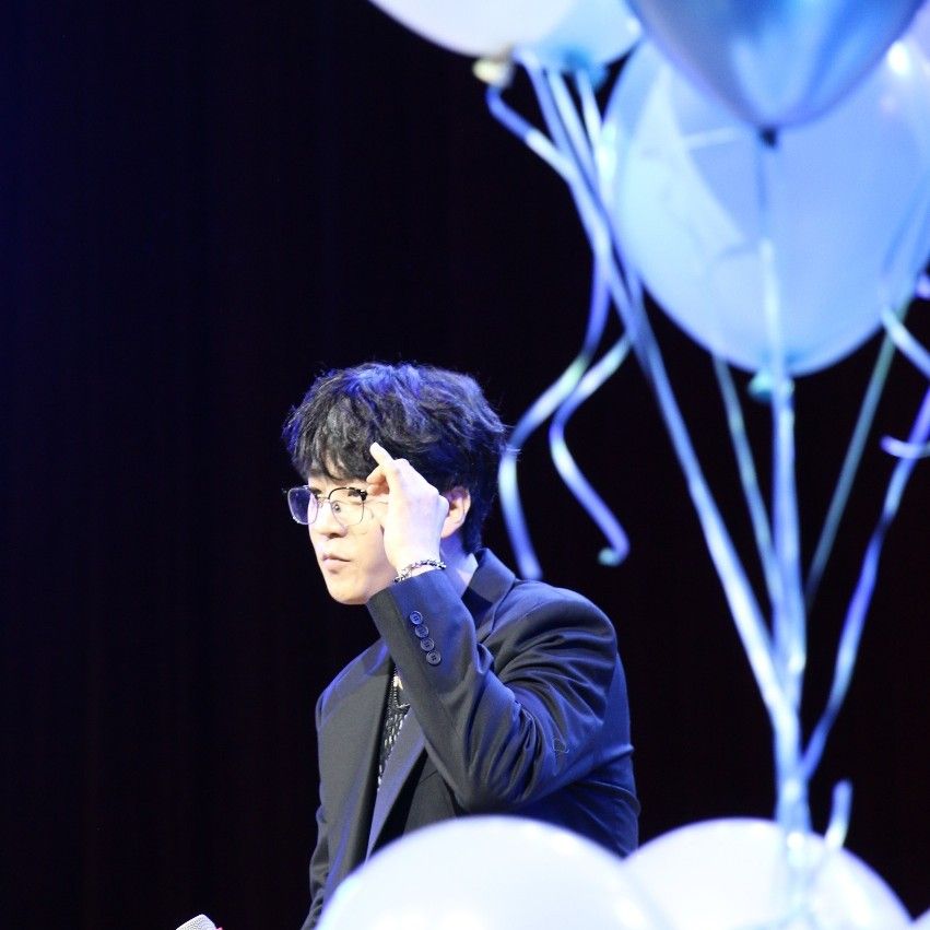 Behind-the-scenes cut of Park Jihoo (Mr. Trot 3)
