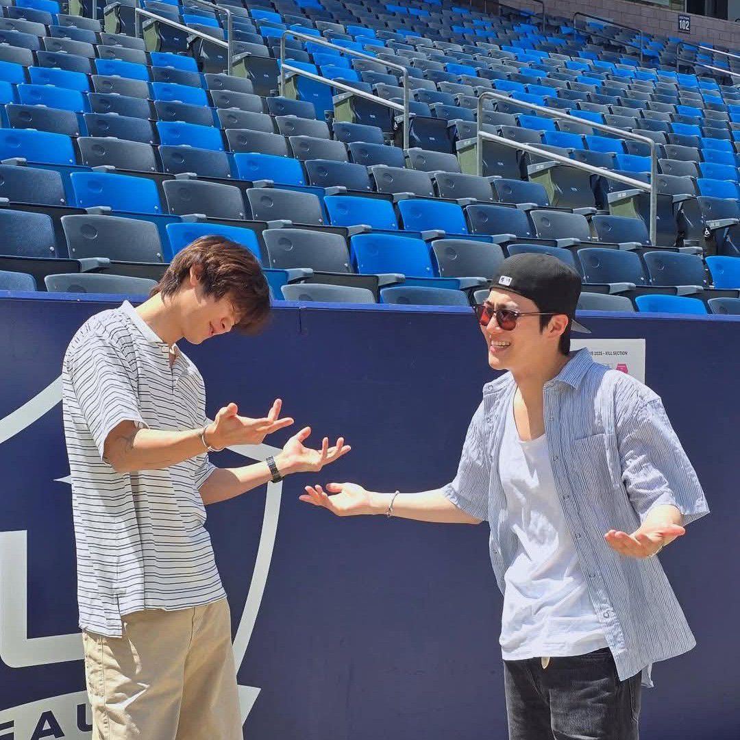A moment captured by a fan of Chanyeol