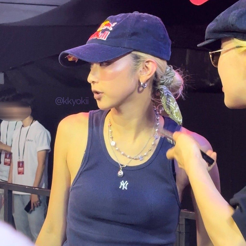 A moment captured by a fan of KYOKA