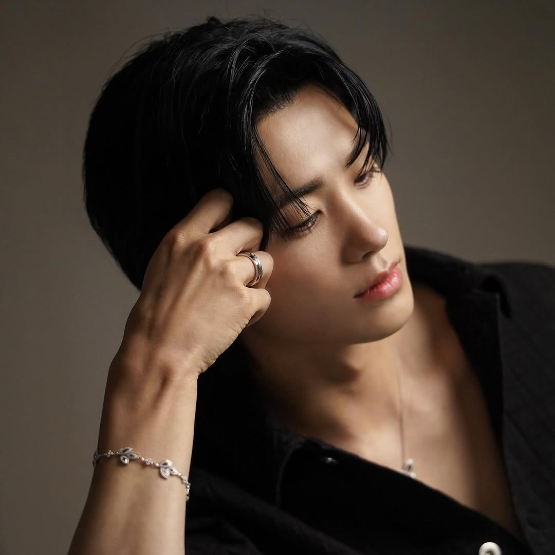 Recent activity shot of Park Hyungsik