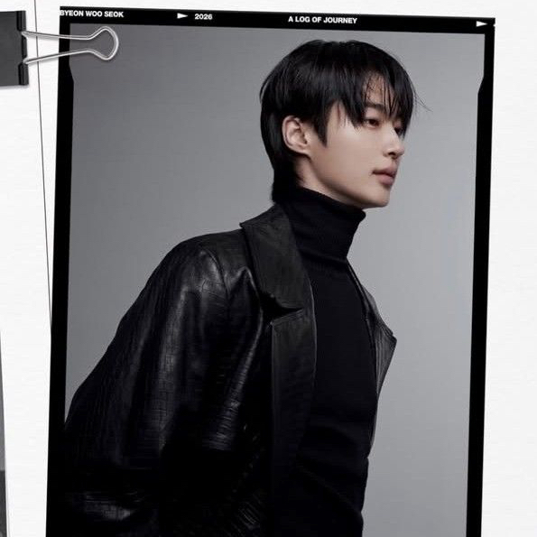 粉丝拍下的边佑锡瞬间