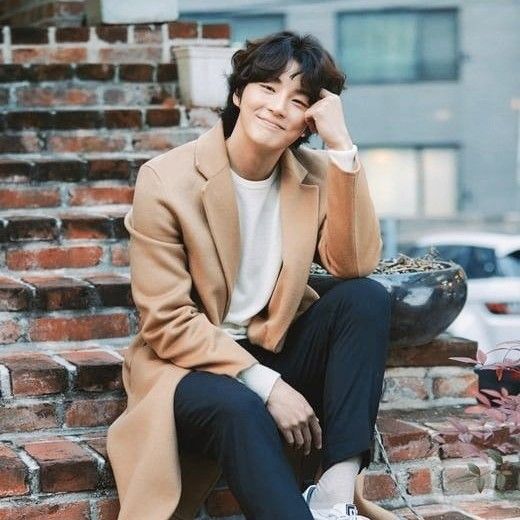 Latest photo of Yoon Shiyoon