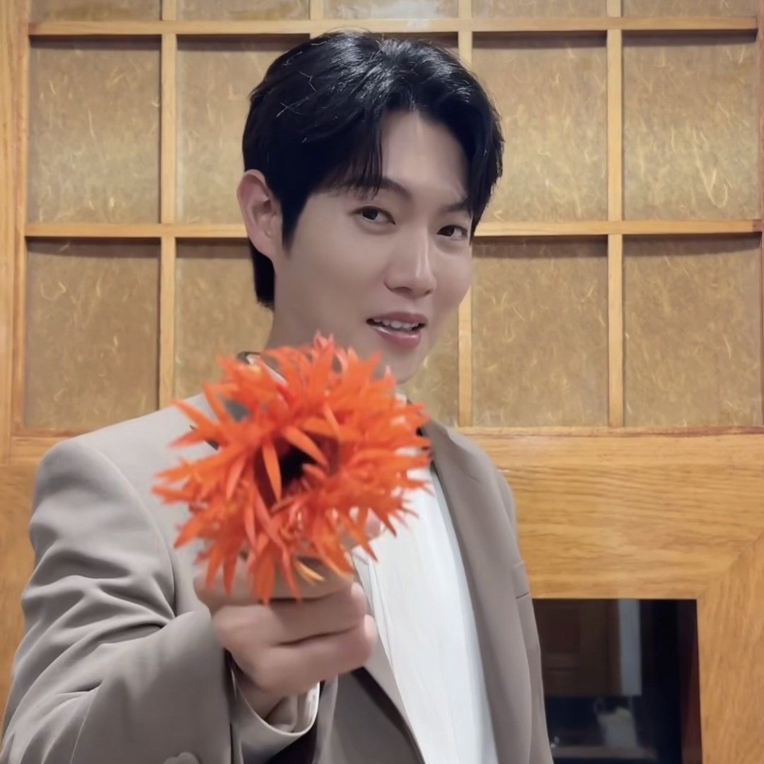 Latest photo of Son Taejin