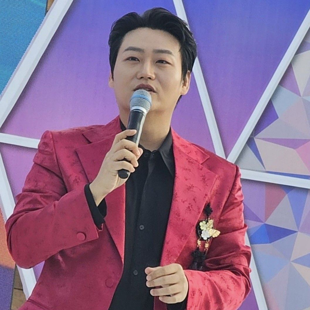 Recent activity shot of Min Soohyun