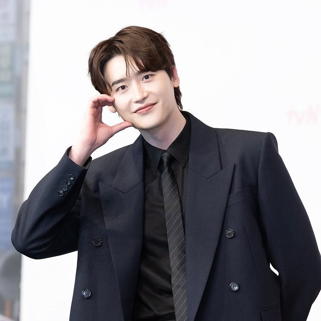 A moment captured by a fan of Lee Jongsuk