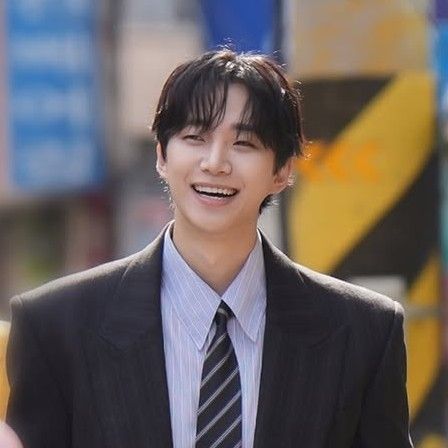 イ・ジュノのビハインドカット