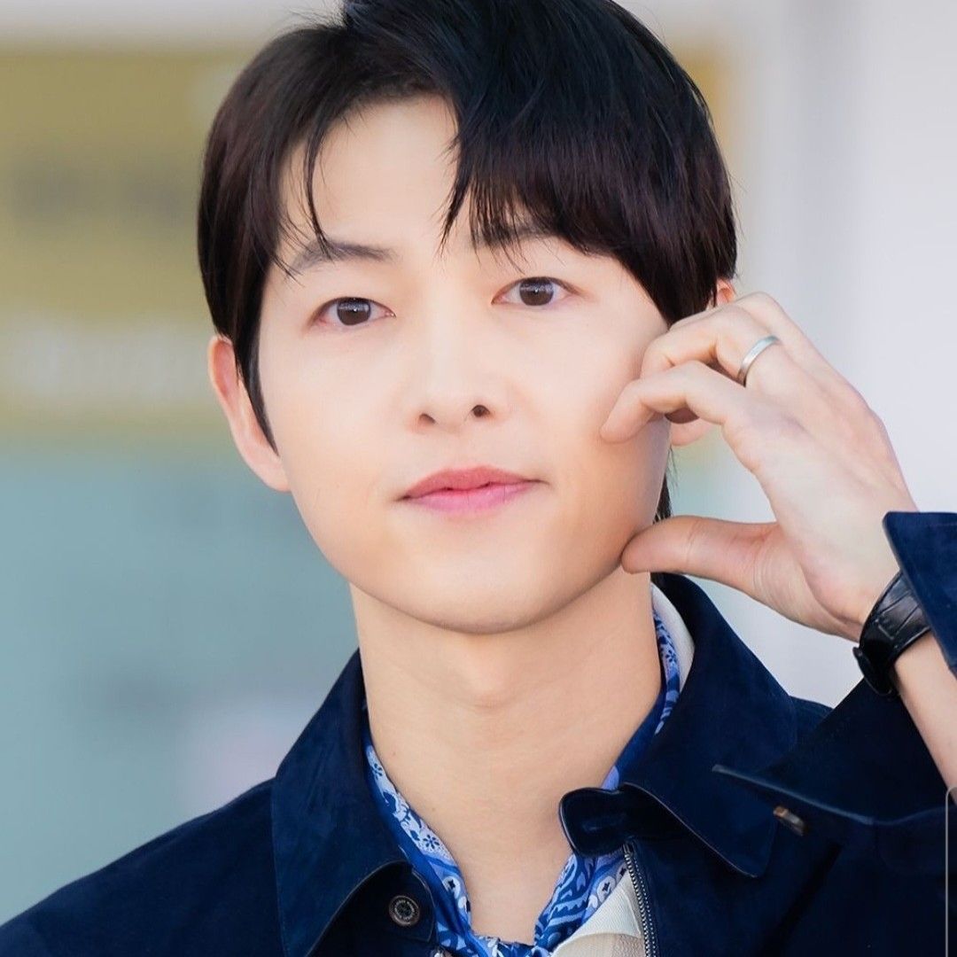 A moment captured by a fan of Song Joongki