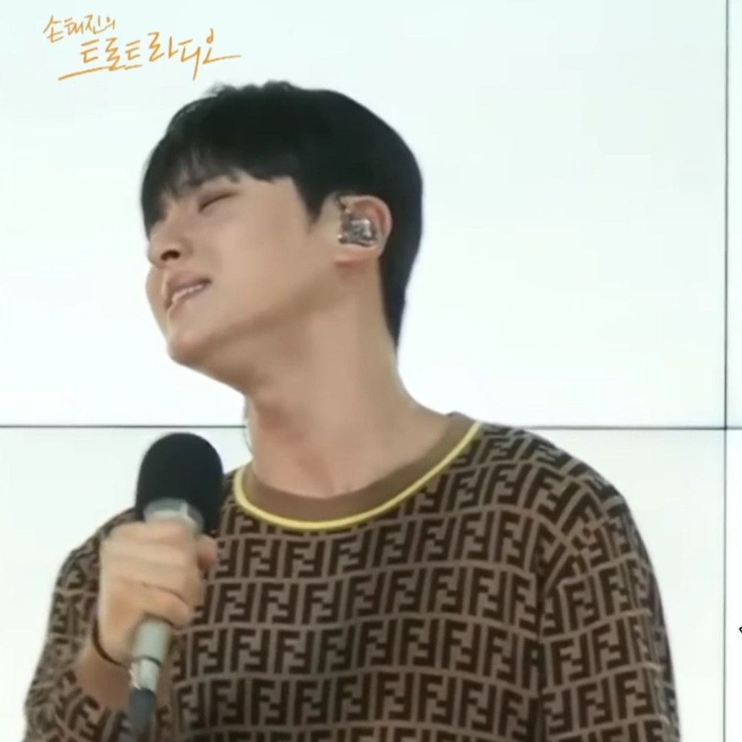 Behind-the-scenes cut of Seong Ri