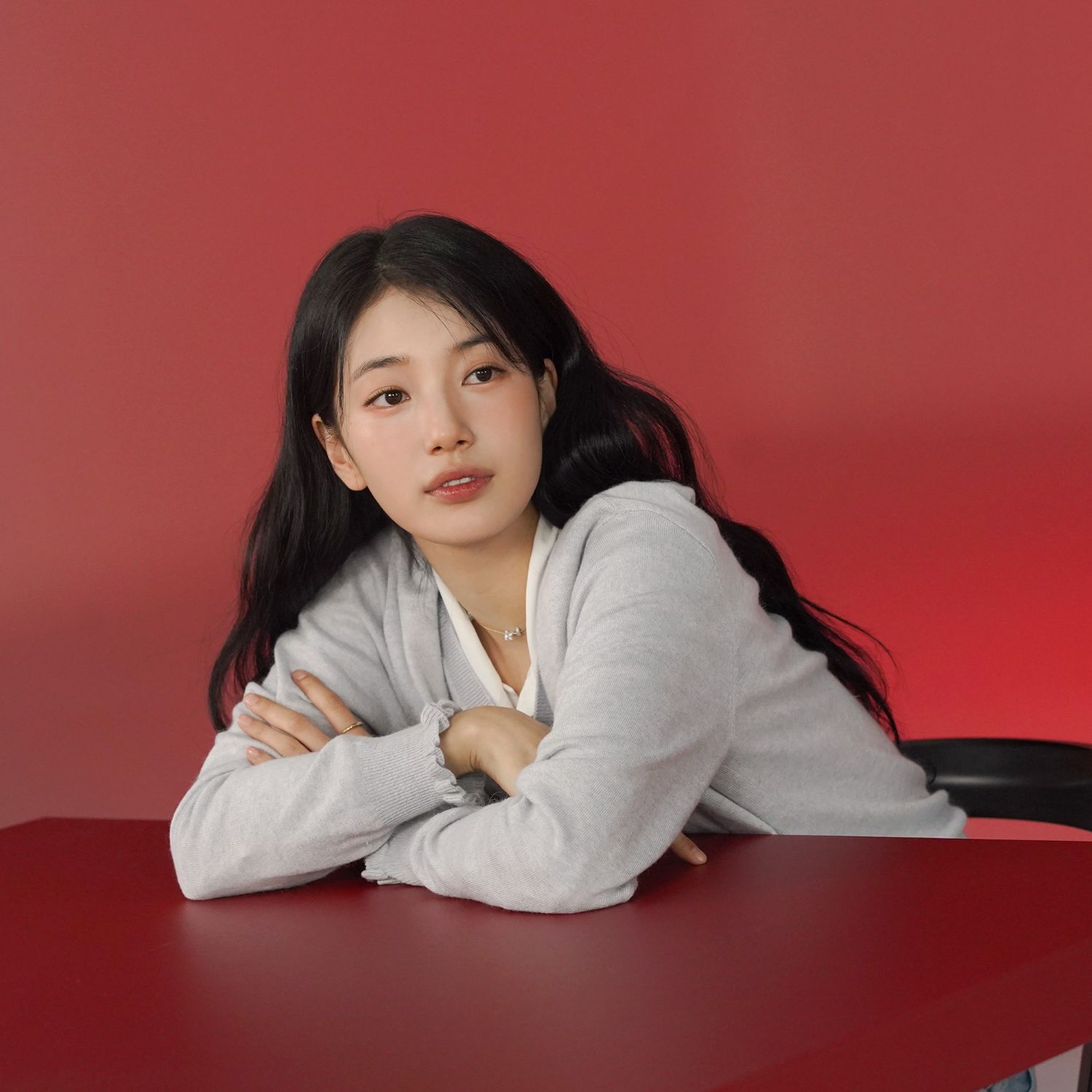 Behind-the-scenes cut of Bae Suzy