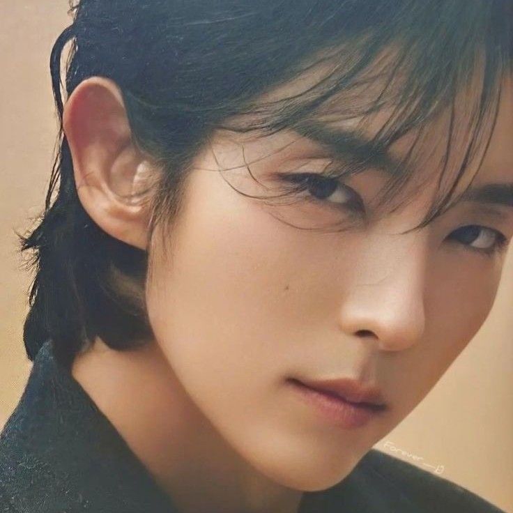 Behind-the-scenes cut of Lee Joongi