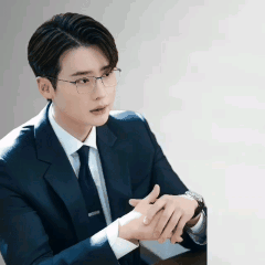 A moment captured by a fan of Lee Jongsuk