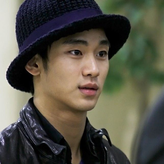 金秀賢的最新照片