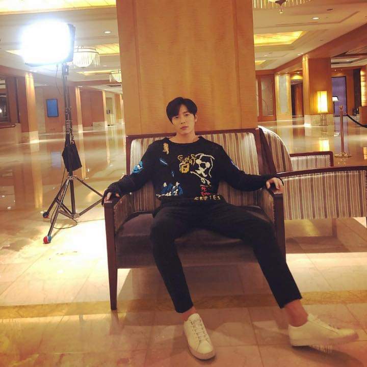 A moment captured by a fan of Kim Jaewook