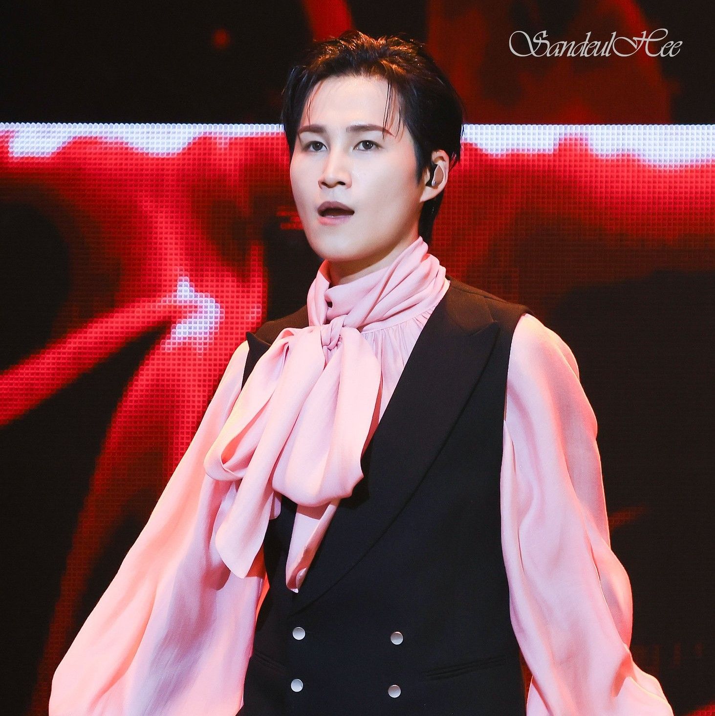 金熙栽的最新照片