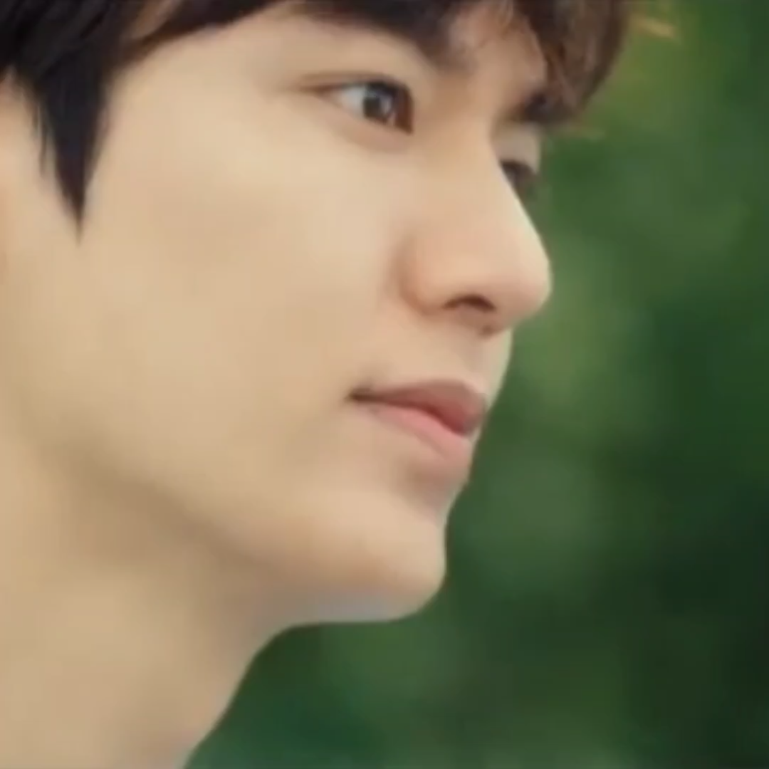 イ・ミンホの最近の活動ショット