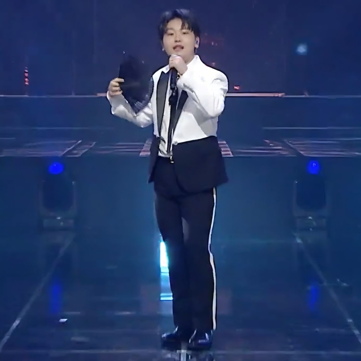 Behind-the-scenes cut of Park Sungon