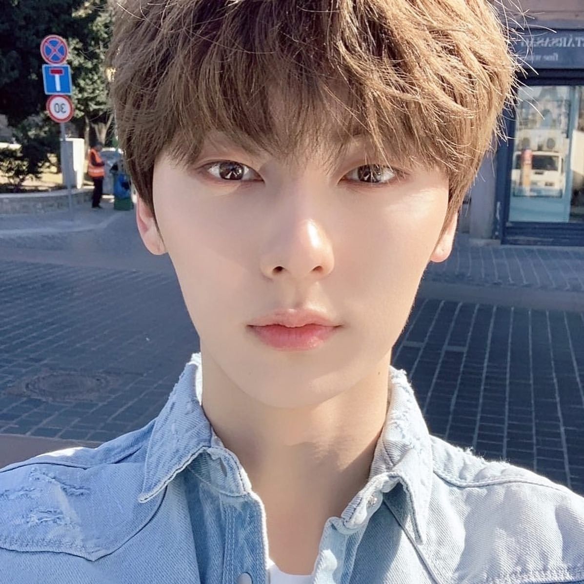 Behind-the-scenes cut of Hwang Minhyun