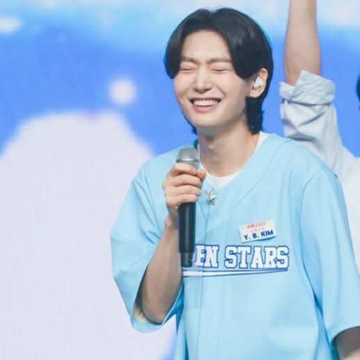 A moment captured by a fan of Kim Yongbin