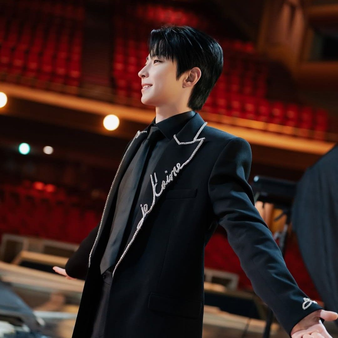 황인엽의 비하인드 컷