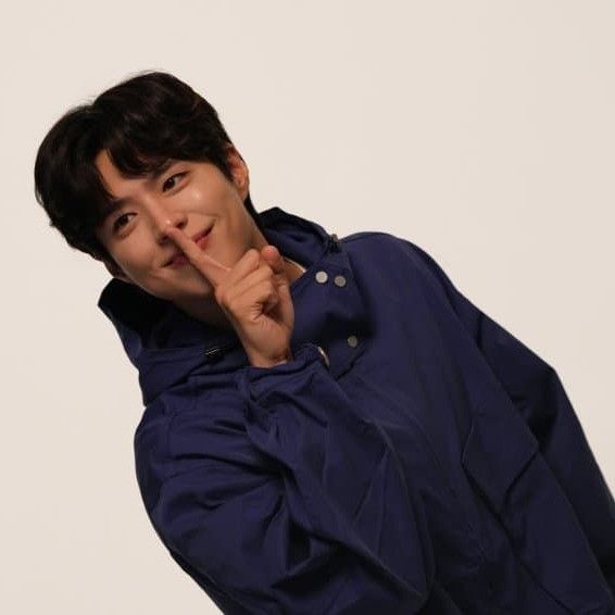 Behind-the-scenes cut of Park Bogum