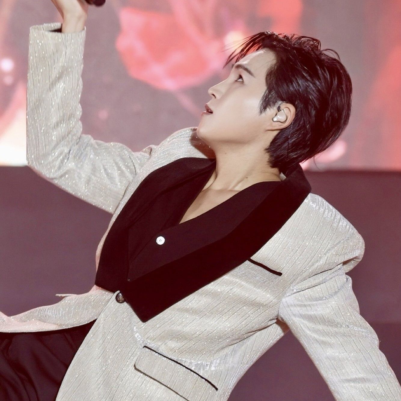 金熙栽的最新照片