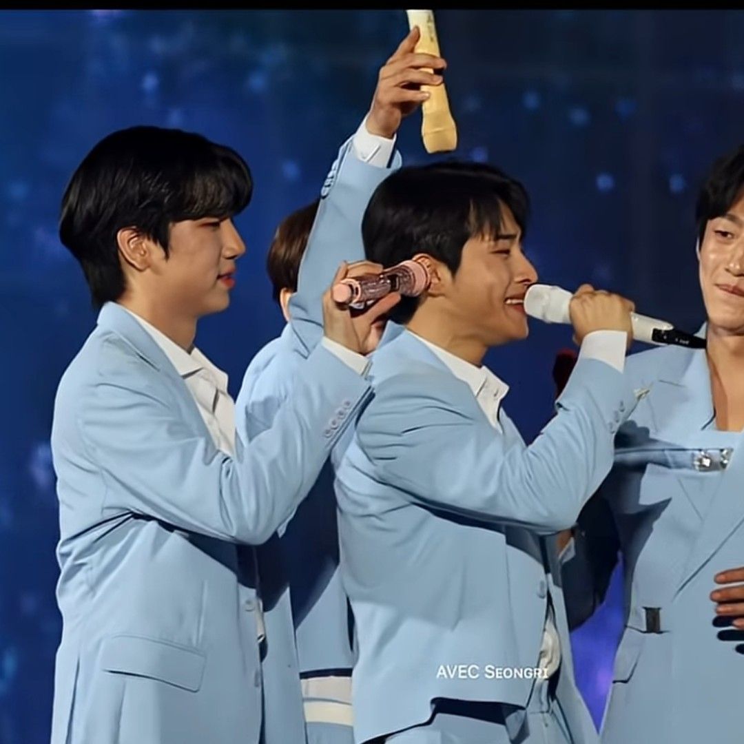 粉絲拍下的Seong Ri瞬間