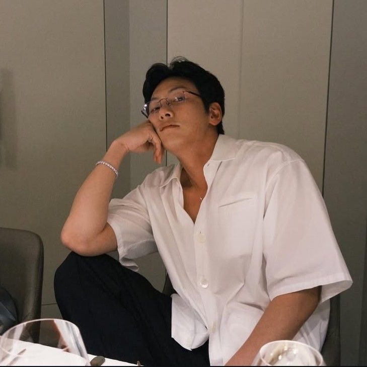 Behind-the-scenes cut of Ji Changwook