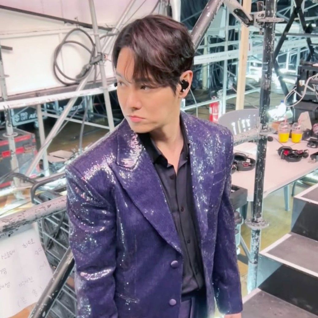 Behind-the-scenes cut of Hwanhee