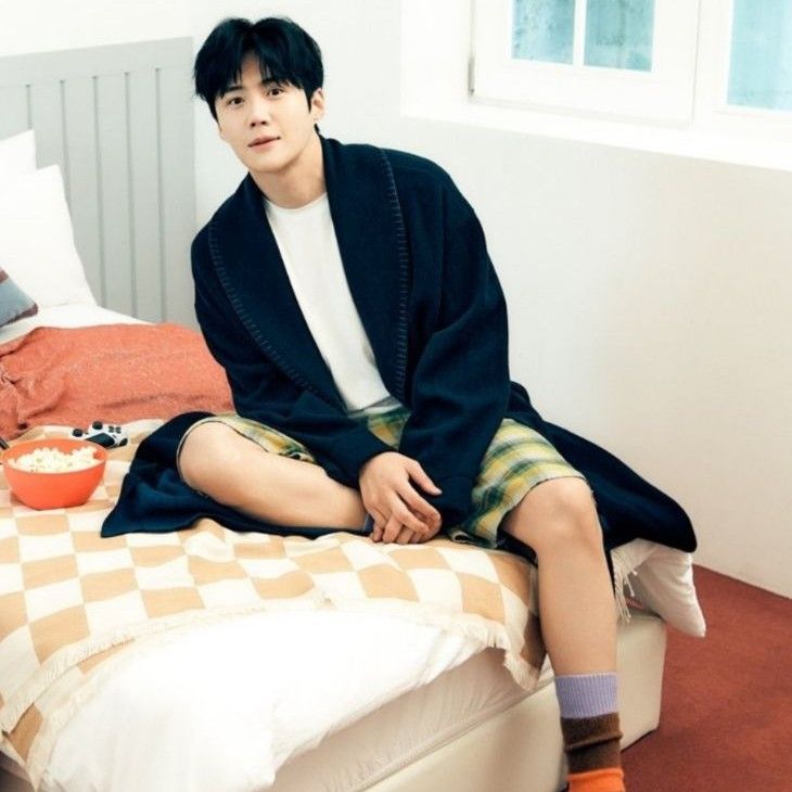 Behind-the-scenes cut of Kim Seonho